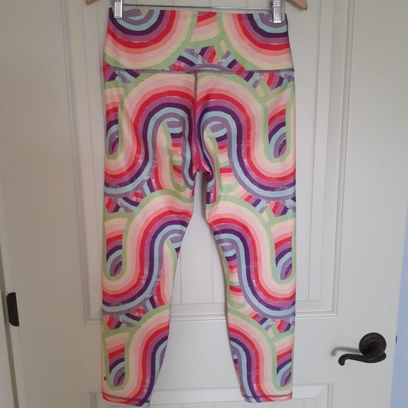 Wildfox Abstract Rainbow Soleil High Waisted Cropped Leggings Size XL - Picture 2 of 12